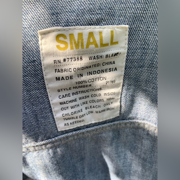 J Crew Denim/Jean jacket Sz. S Pleating Pockets Light Wash - Picture 2 of 11